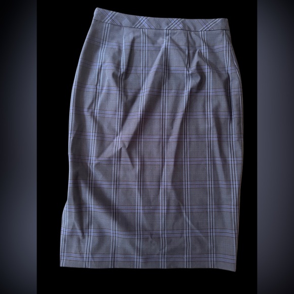 Banana Republic | Washable Italian Wool Blend Pencil Skirt - Picture 2 of 4